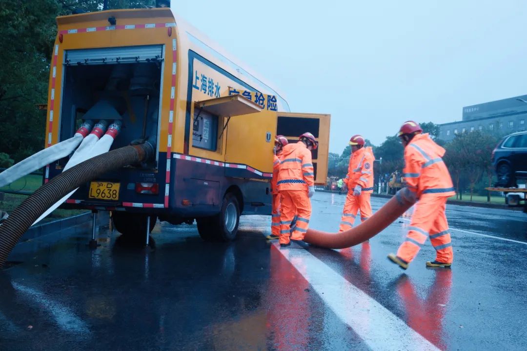 台风“竹节草”来袭 银娱优越会水务集团织密防汛防台清静网